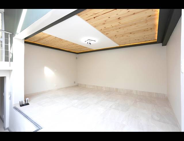 4 BEDROOM TOWNHOUSE FOR SALE IN MUIZENBERG